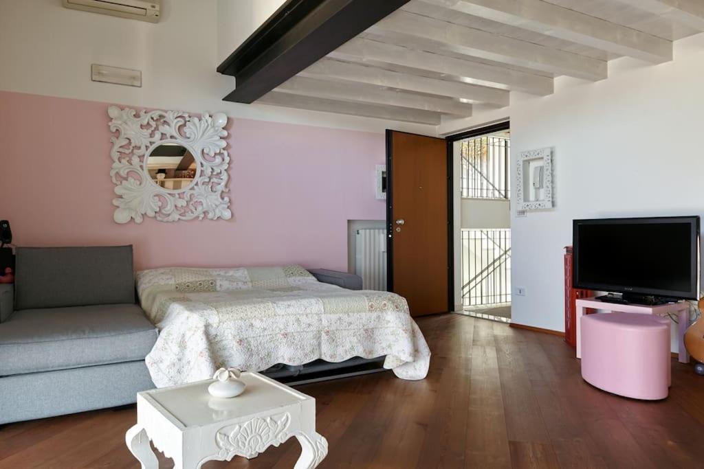 Your Little Loft Villafranca di Verona Bagian luar foto